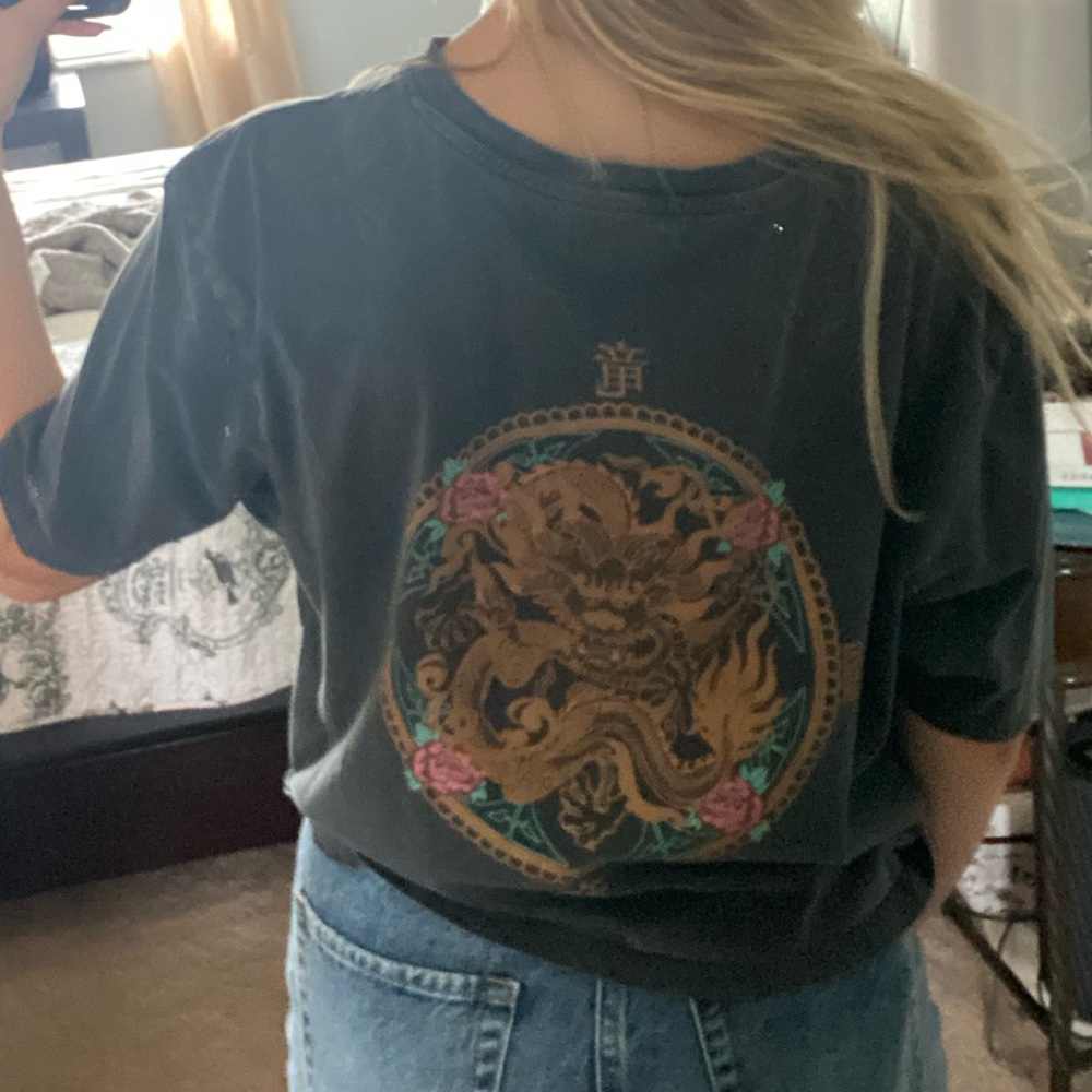 urban outfitters graphic tee